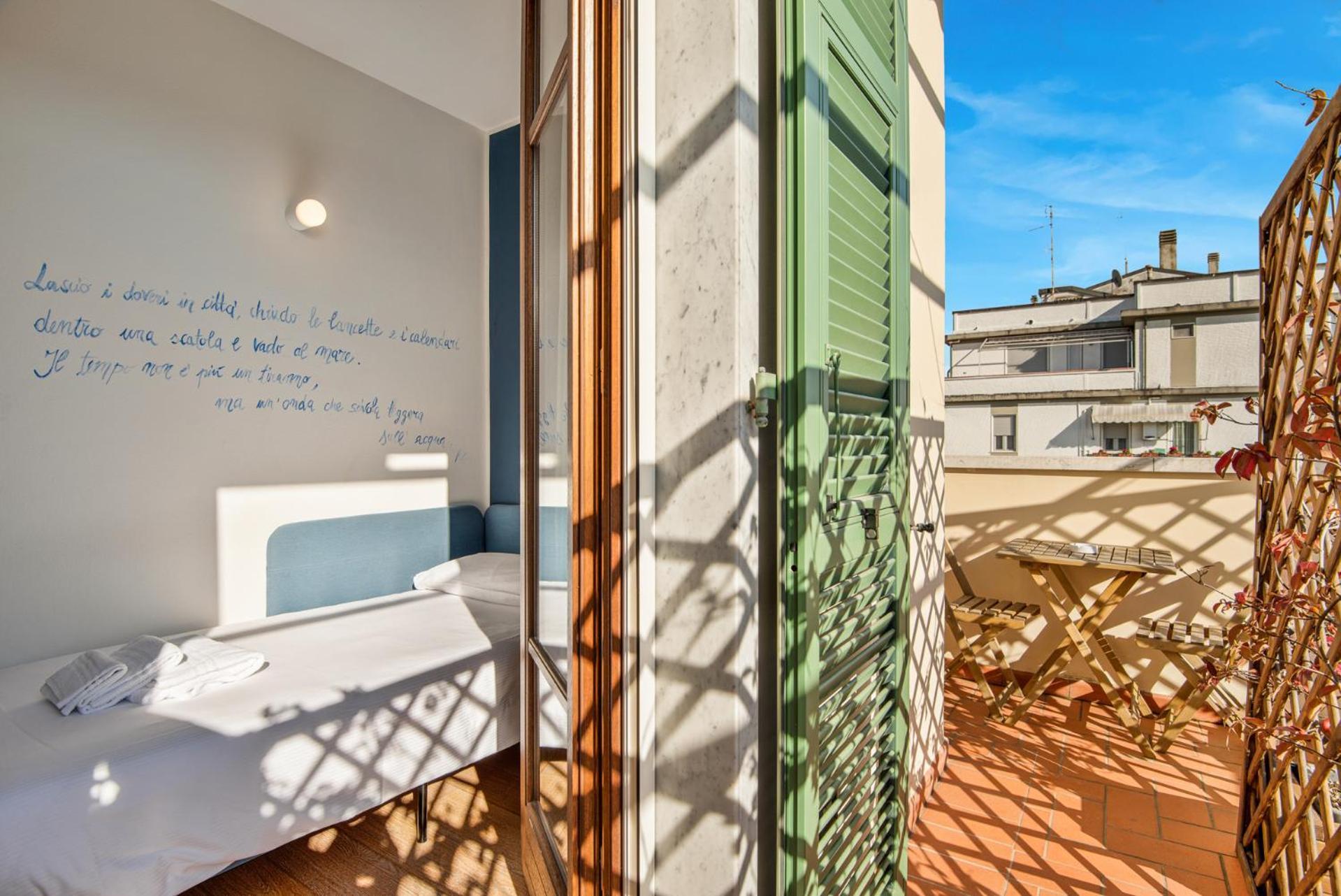 Accogliente Camera Singola Con Balcone A 500 Mt Dal Mare Марина ди Карара Екстериор снимка